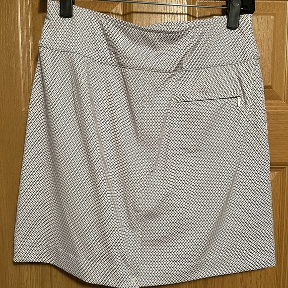 Fairway & Greene Eliza Skort - Picture 8 of 11